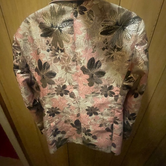 Wore for only 2 hours and its not point of keeping it so hml - Picture 4 of 8